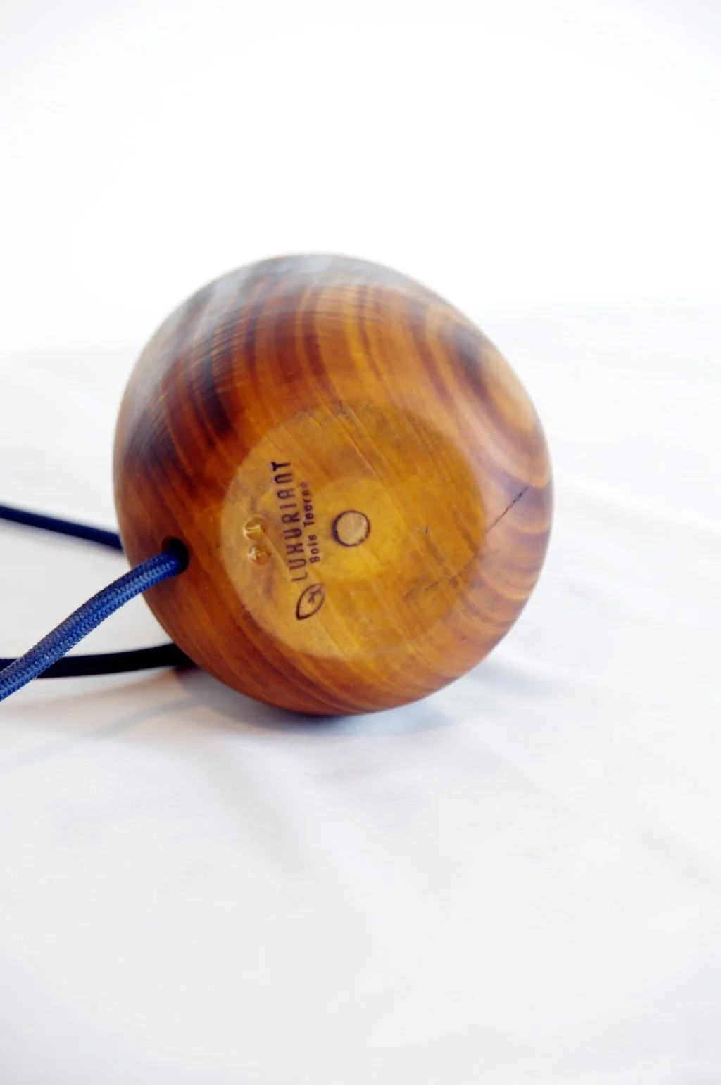 Pied de Lampe n°14 6 Pied de lampe en bois tourné Pied de lampe artisanal Pied de lampe de chevet Luminaire Décoration intérieure Original Design Rustique Élégant Unique Erable brûlé shou sugi ban Yakisugi Bois massif