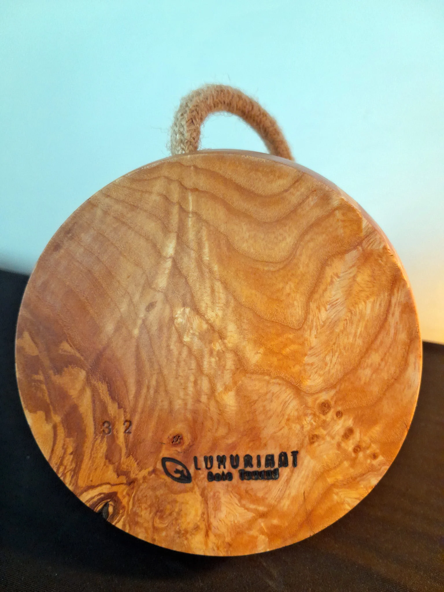 Pied de lampe en bois tourné. Pied de lampe artisanal. Pied de lampe à poser. Luminaire Décoration intérieure Original. Fourche de Frêne. Design Rustique Élégant Unique chaleureux Estampillé Numérotée