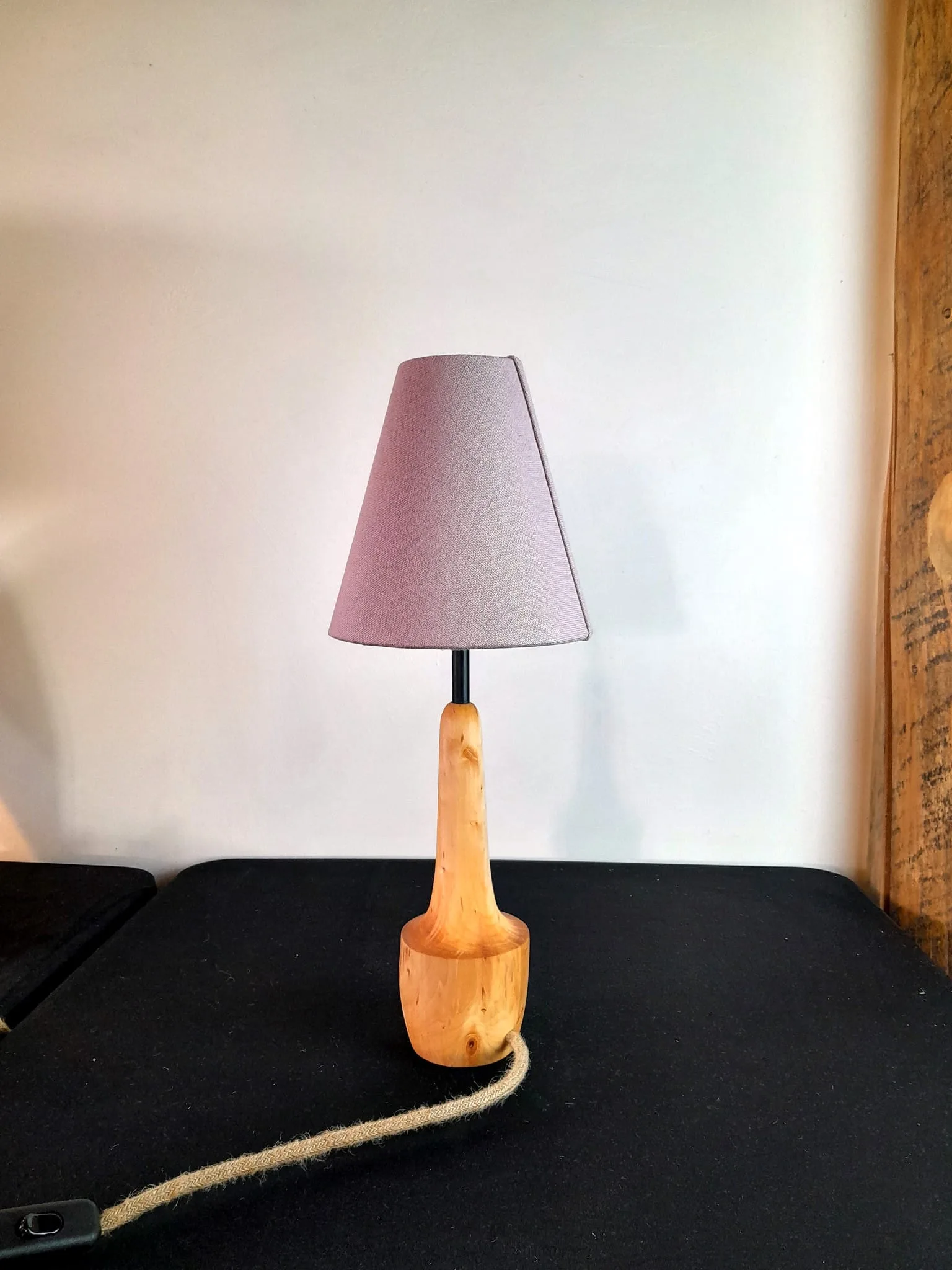 Pied de lampe de chevet n°35 4 Pied de lampe en bois tourné en laurier