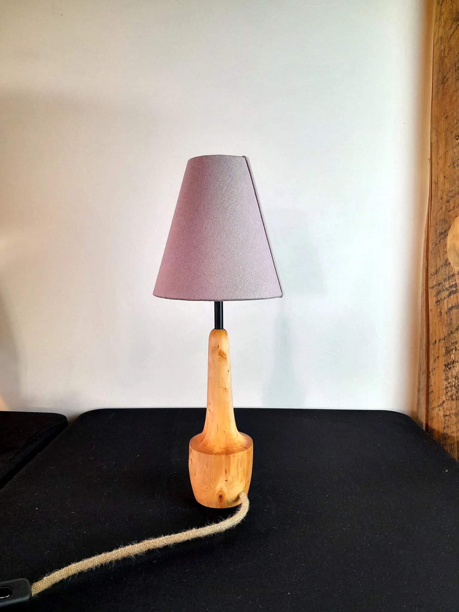 Pied de lampe de chevet n°35 5 Pied de lampe en bois tourné en laurier