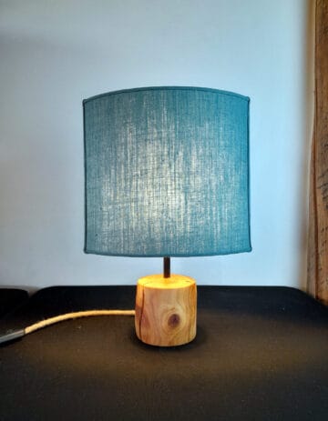 Pied de lampe en bois tourné en prunus