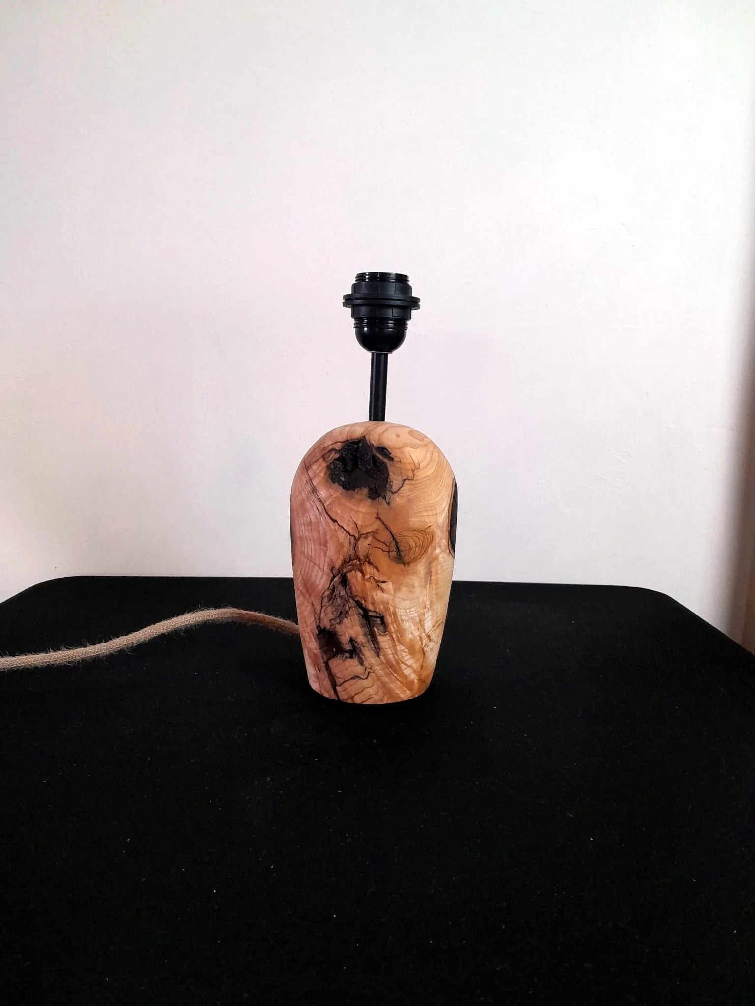 Pied de lampe à poser n°36 7 Pied de lampe en bois tourné dans une loupe de frêne