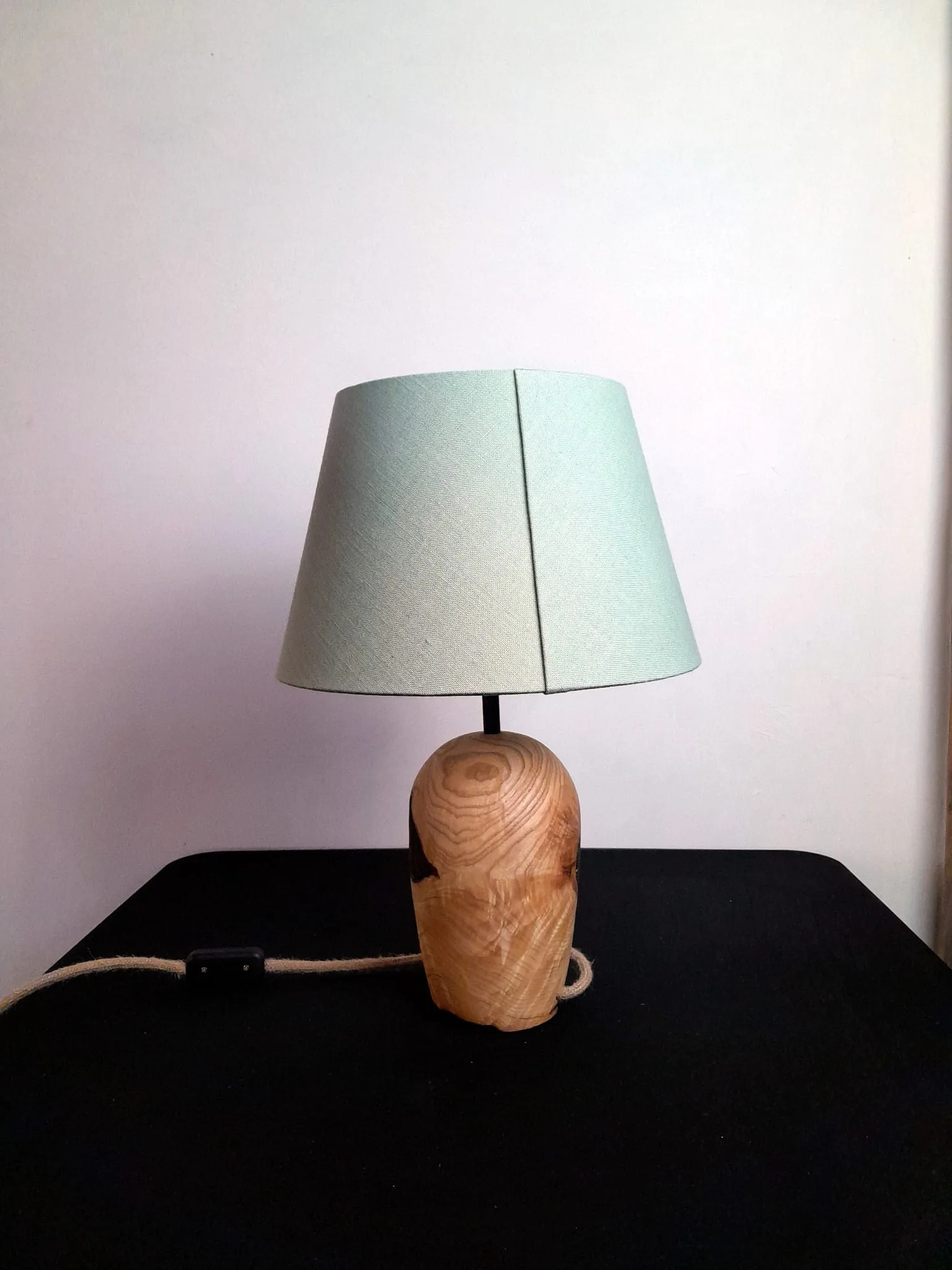 Pied de lampe à poser n°36 3 Pied de lampe en bois tourné dans une loupe de frêne